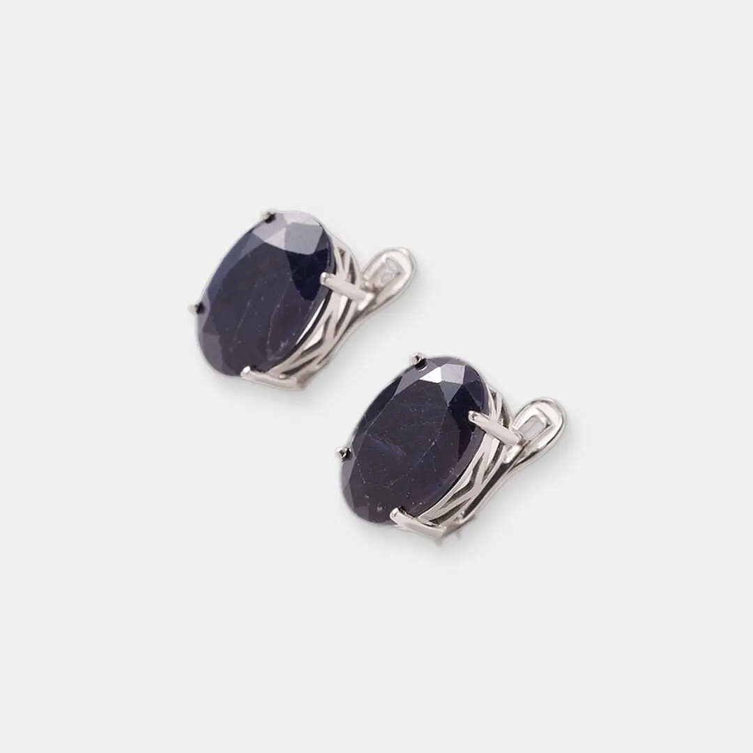 Серебряные серьги с корундами